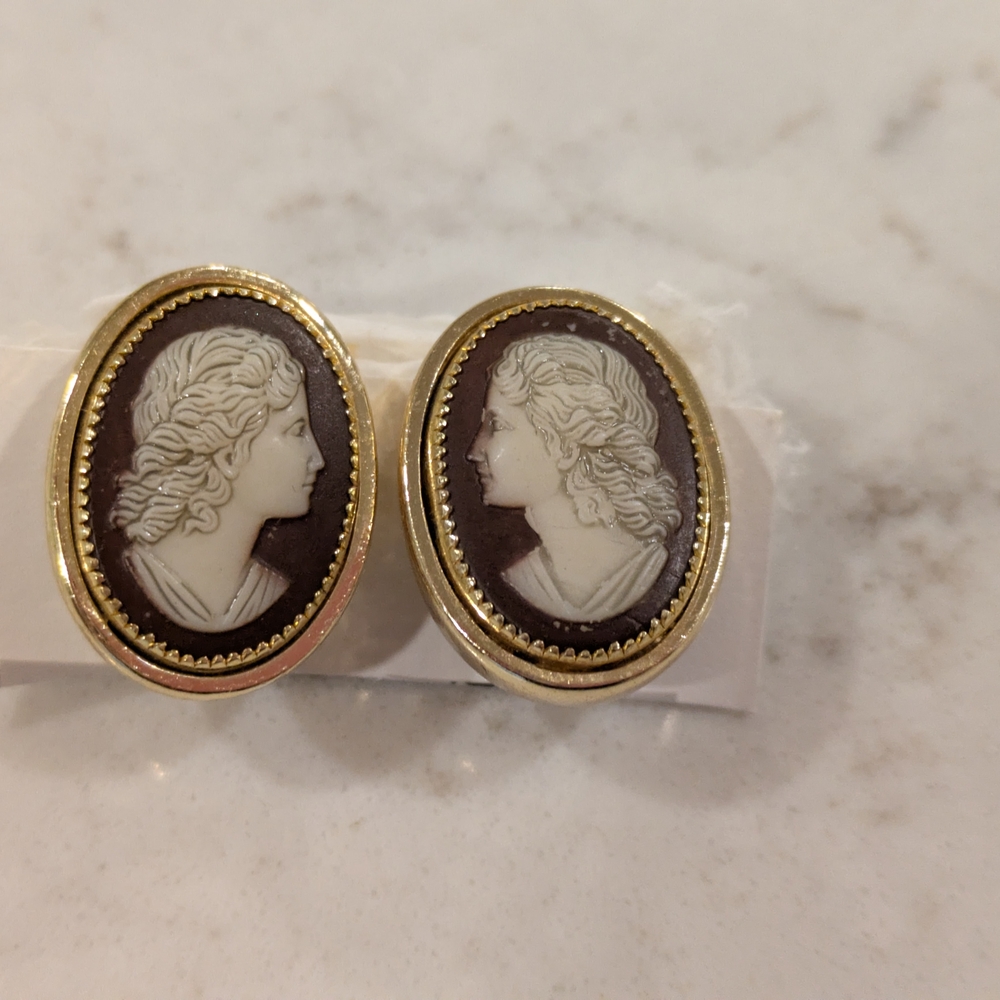B#2: Whiting And Dave's Vintage-Inspired Gold and Brown Cameo Clip On Earrings